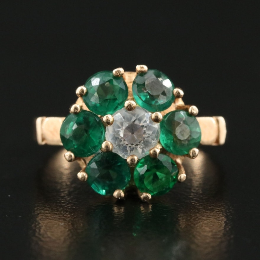 Elegant Gold and Green Gemstone Ring